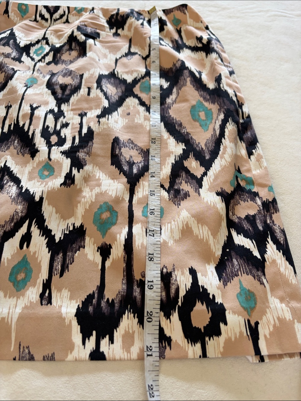 Tahari Pencil Skirt Abstract Ikat Print Beige Black Teal Size 10 - Picture 5 of 5